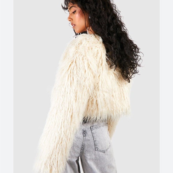 Shaggy faux fur cropped coat - Picture 4 of 8